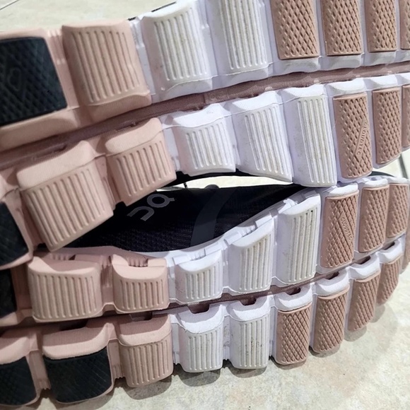 On Running Women Cloudflow Rock/Rose Size 8.5 - Picture 6 of 6